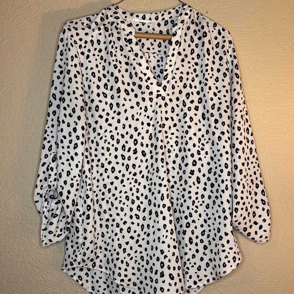 Lush White and Black Button Down Blouse with 3/4 Sleeves and Dress Shirt Collar